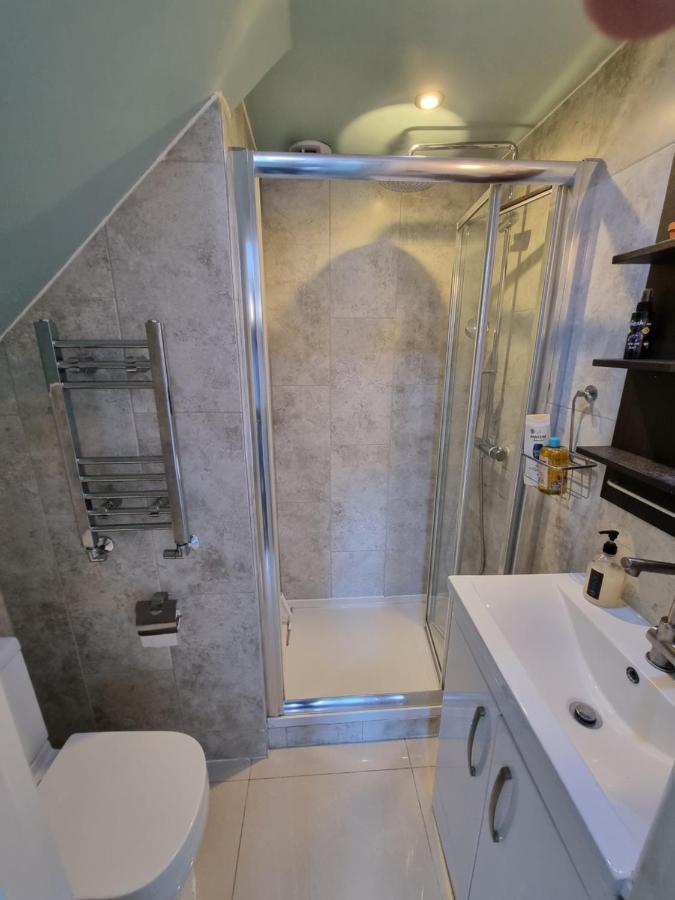 Single Room With En-Suite Shower Room In Zone 1 Londra Dış mekan fotoğraf